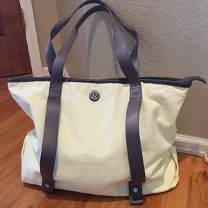 Lululemon tote